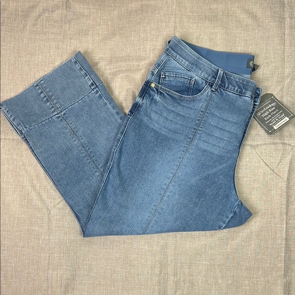 Democracy New Women’s 20W “AB Technology” High Rise Kick Flare Cropped Jean - Picture 2 of 16